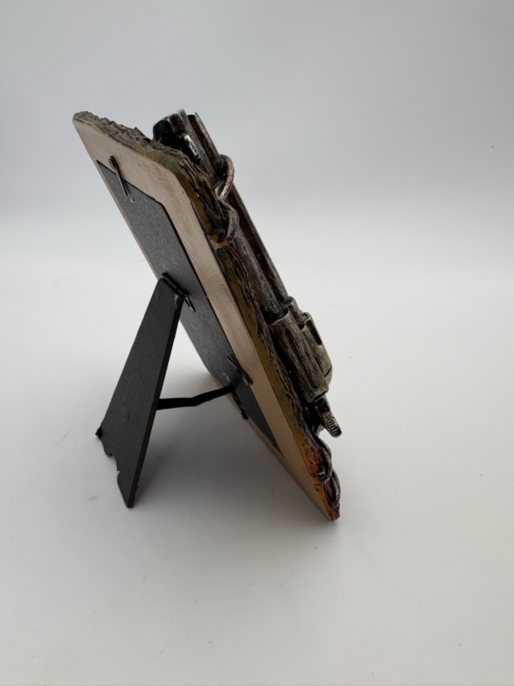 Western Revolver Picture Frame - Oval for 4x6 Photo - Picture 7 of 11